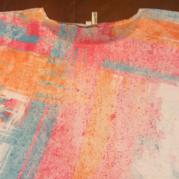 Woman’s /Junior Hangten “Falling in Love” T-Shirt - Picture 5 of 6